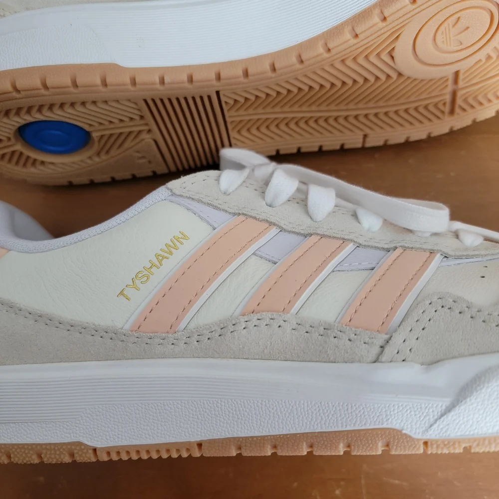 Adidas Tyshawn II Wonder White & Powder Coral Mens 9 / Womens 10 NWT - Picture 12 of 14